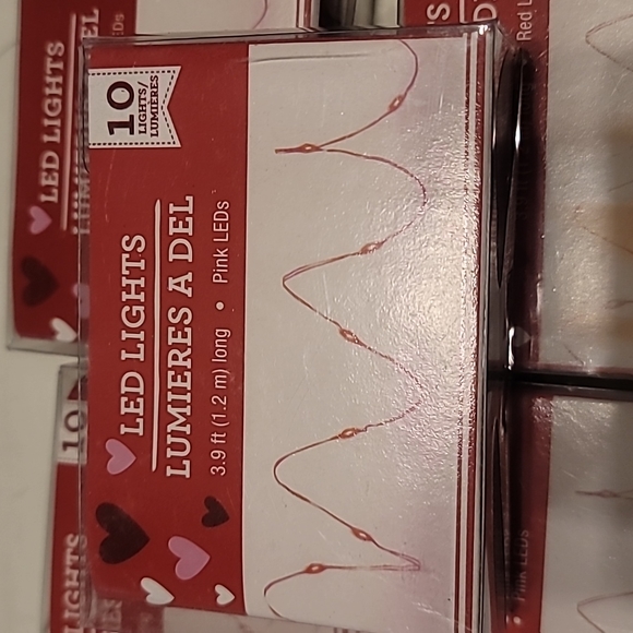 Lot of 7 pink and/or red mini led lights. - Picture 2 of 5